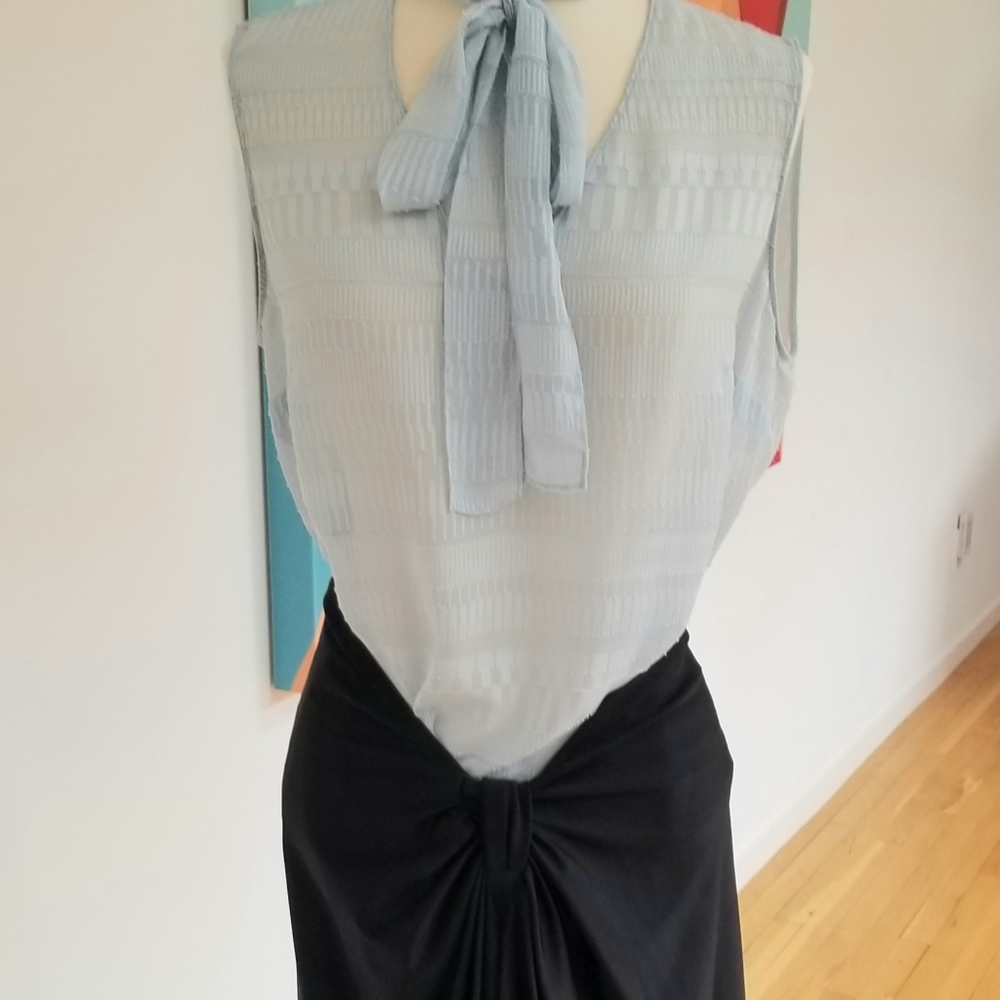NWT ~ T Tahari Bow Sleeveless, Asymmetric Blouse Top Sheer Sky Blue M - Picture 3 of 10